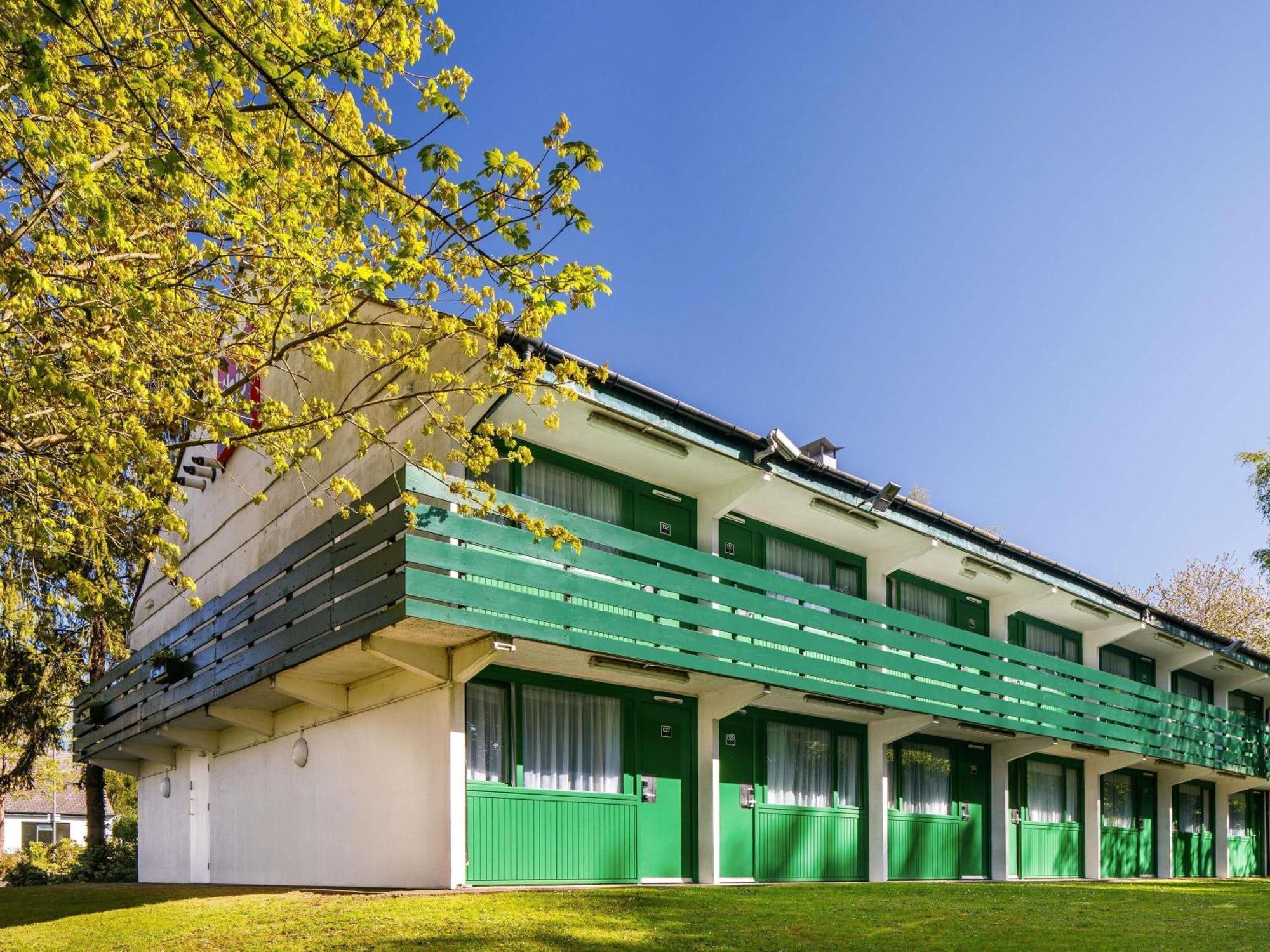 Отель Ibis Coventry South Экстерьер фото