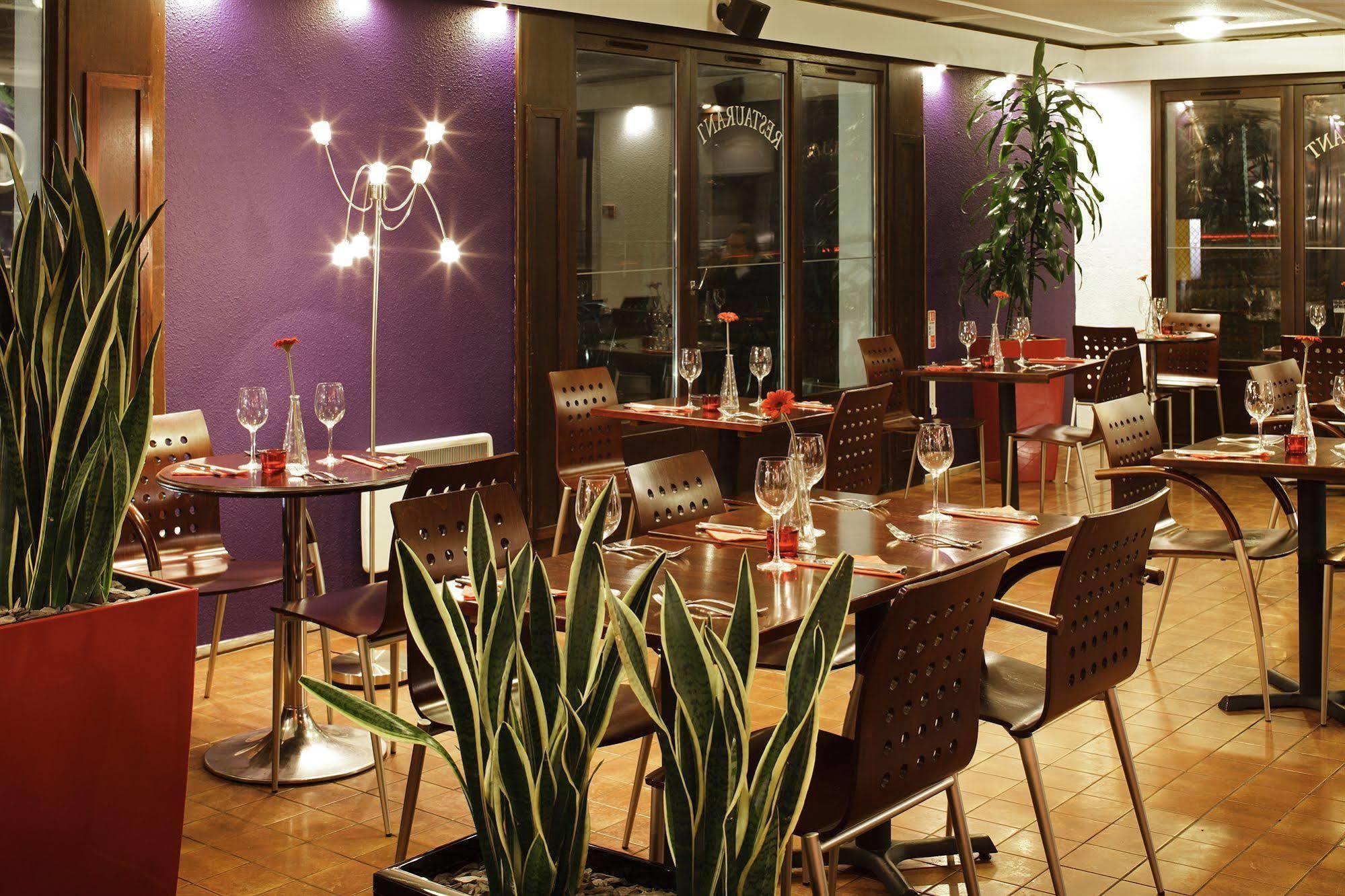 Отель Ibis Coventry South Экстерьер фото