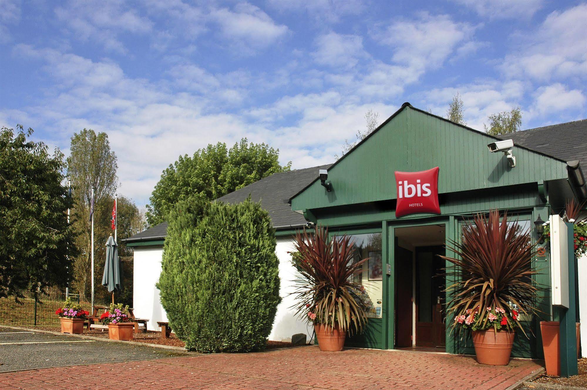 Отель Ibis Coventry South Экстерьер фото